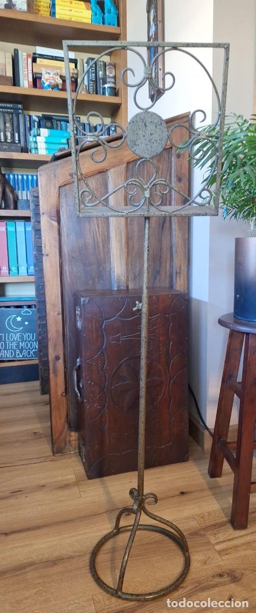 Antig&uuml;edades: Antiguo Atril de Pie Regulable - Foto 9