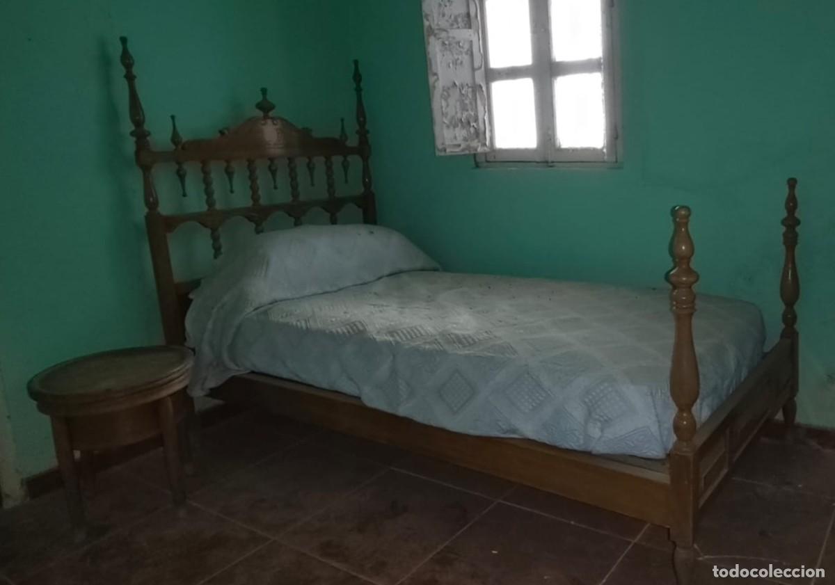 Antig&uuml;edades: Dormitorio artesanal de madera - Foto 1