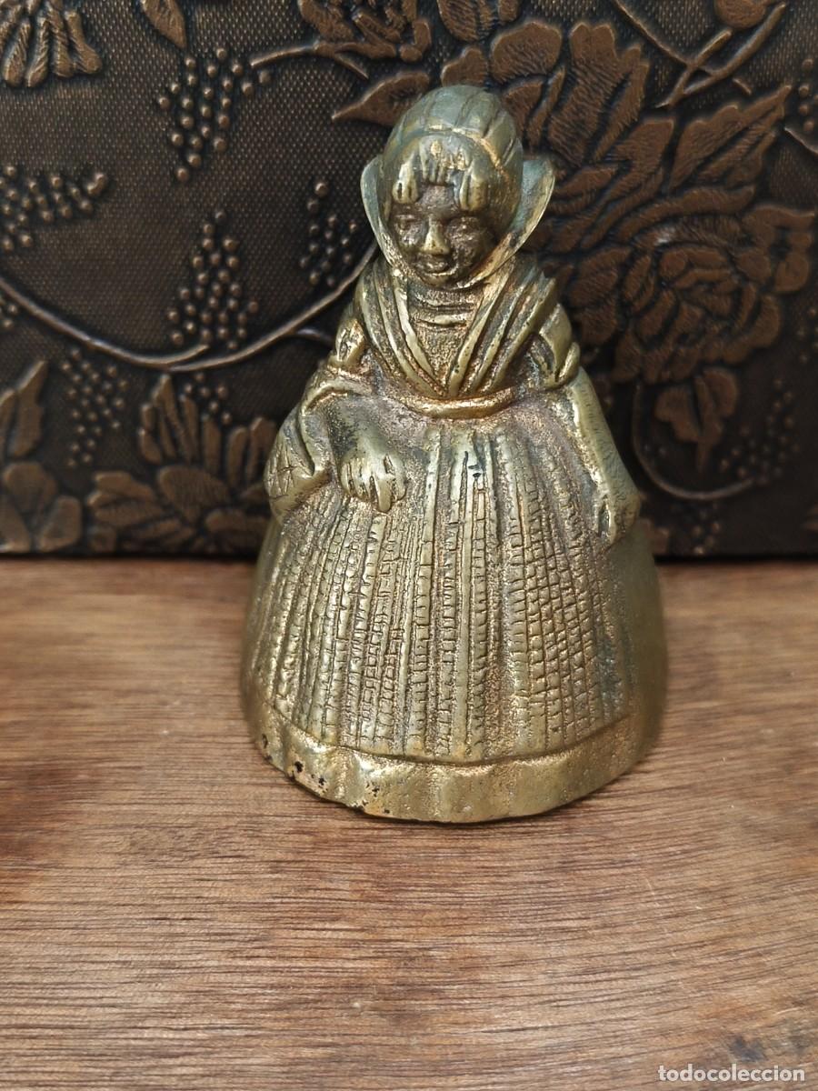Antig&uuml;edades: Tr&iacute;o de campanillas Lady Bell en bronce. - Foto 3