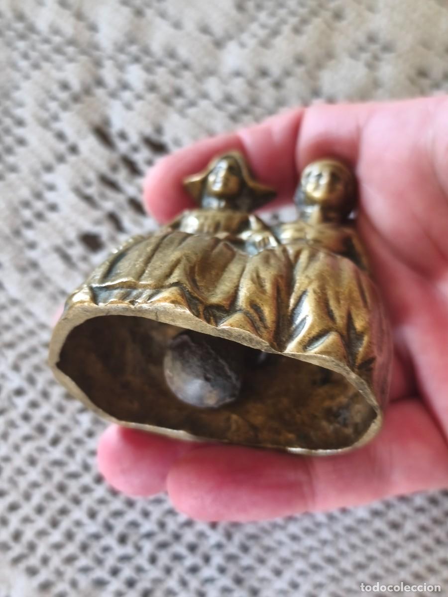 Antig&uuml;edades: Tr&iacute;o de campanillas Lady Bell en bronce. - Foto 5