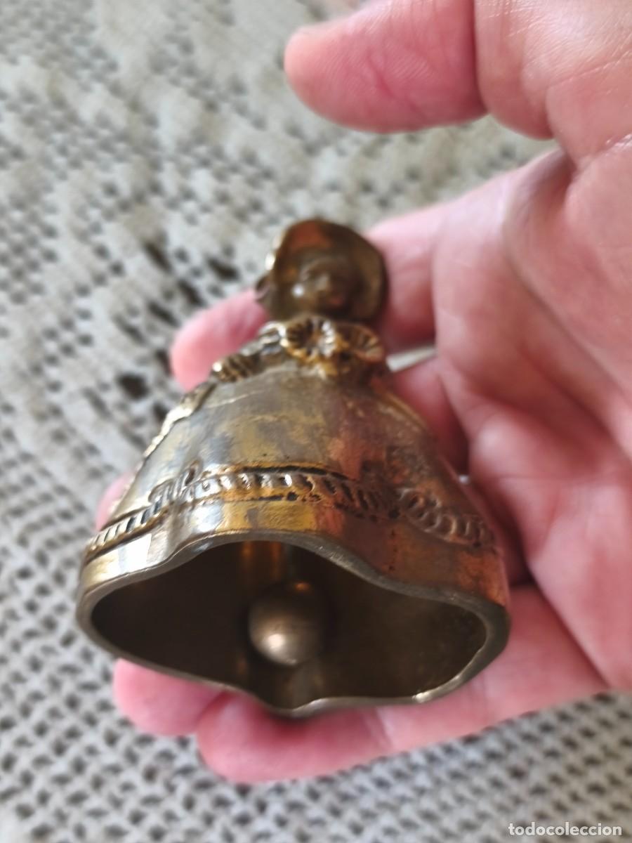 Antig&uuml;edades: Tr&iacute;o de campanillas Lady Bell en bronce. - Foto 6