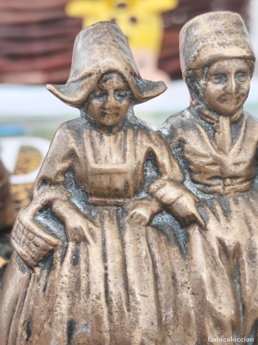Antig&uuml;edades: Tr&iacute;o de campanillas Lady Bell en bronce. - Foto 16