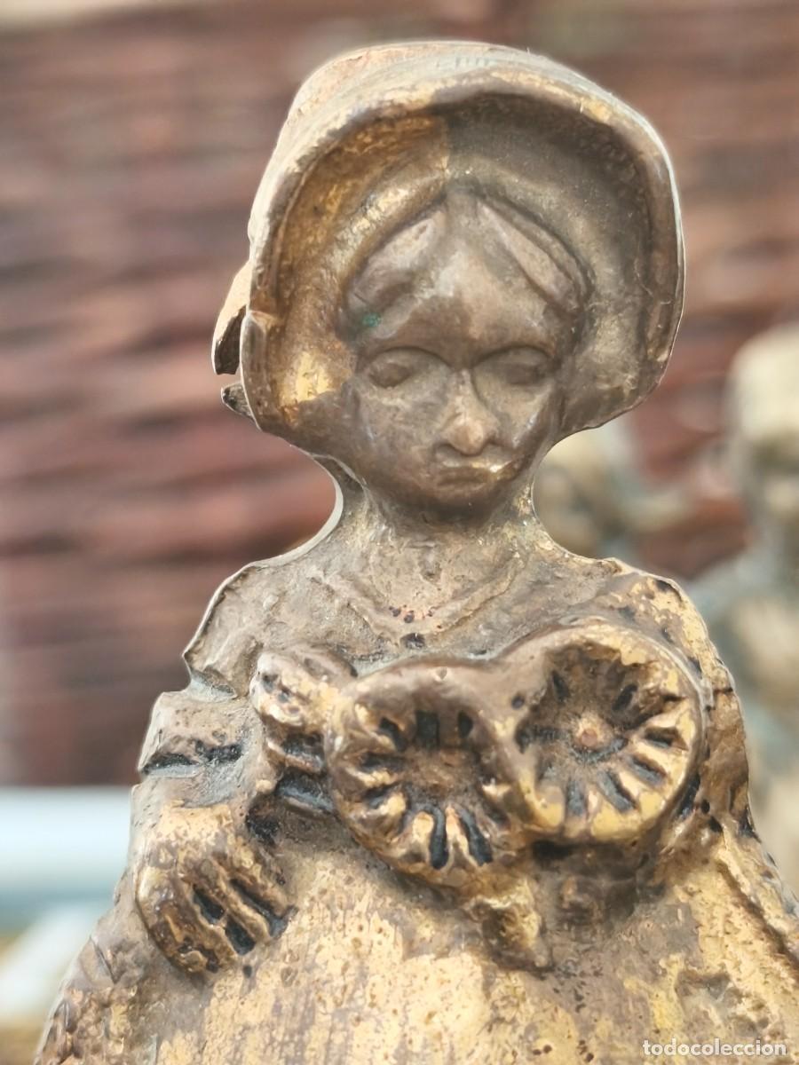 Antig&uuml;edades: Tr&iacute;o de campanillas Lady Bell en bronce. - Foto 17