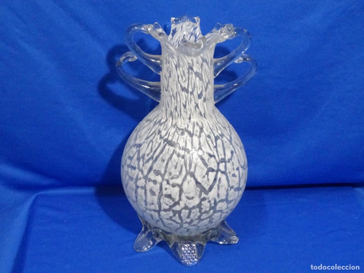 Antig&uuml;edades: JARR&Oacute;N DE DISE&Ntilde;O EN CRISTAL SOPLADO HECHO A MANO.