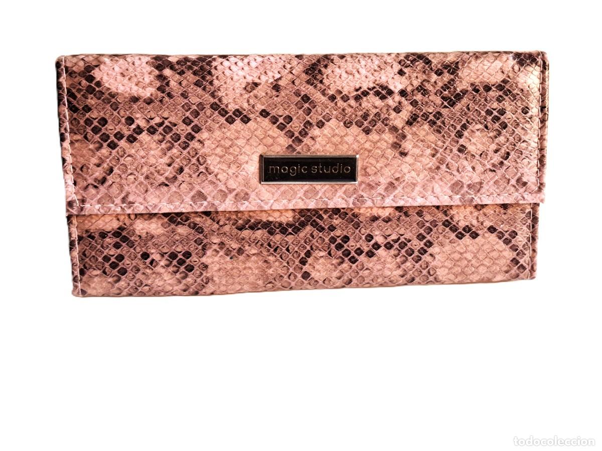 Antig&uuml;edades: PALETA DE MAQUILLAJE MAGIC STUDIO WILD SNAKE