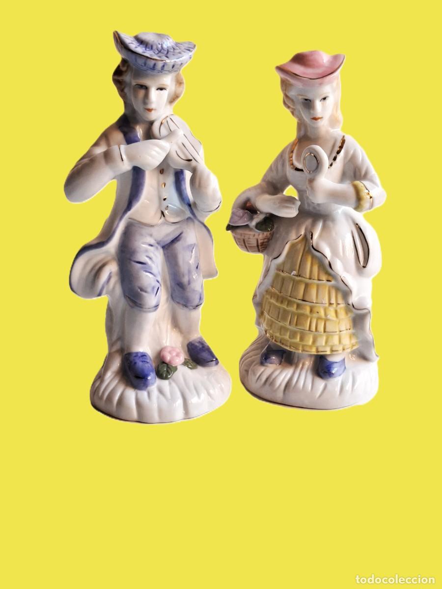 Antiquit&eacute;s: PAREJA DE FIGURAS DE PORCELANA VINTAGE - DAMA Y CABALLERO - 16 CM ALTO