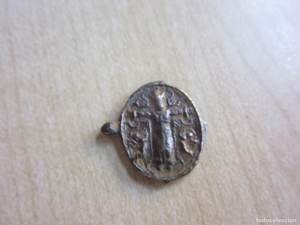Antiques: Curiosa medalla de la Virgen de Loreto y Cristo Bronce S XVII Medidas 1,5 x 1,5 cm