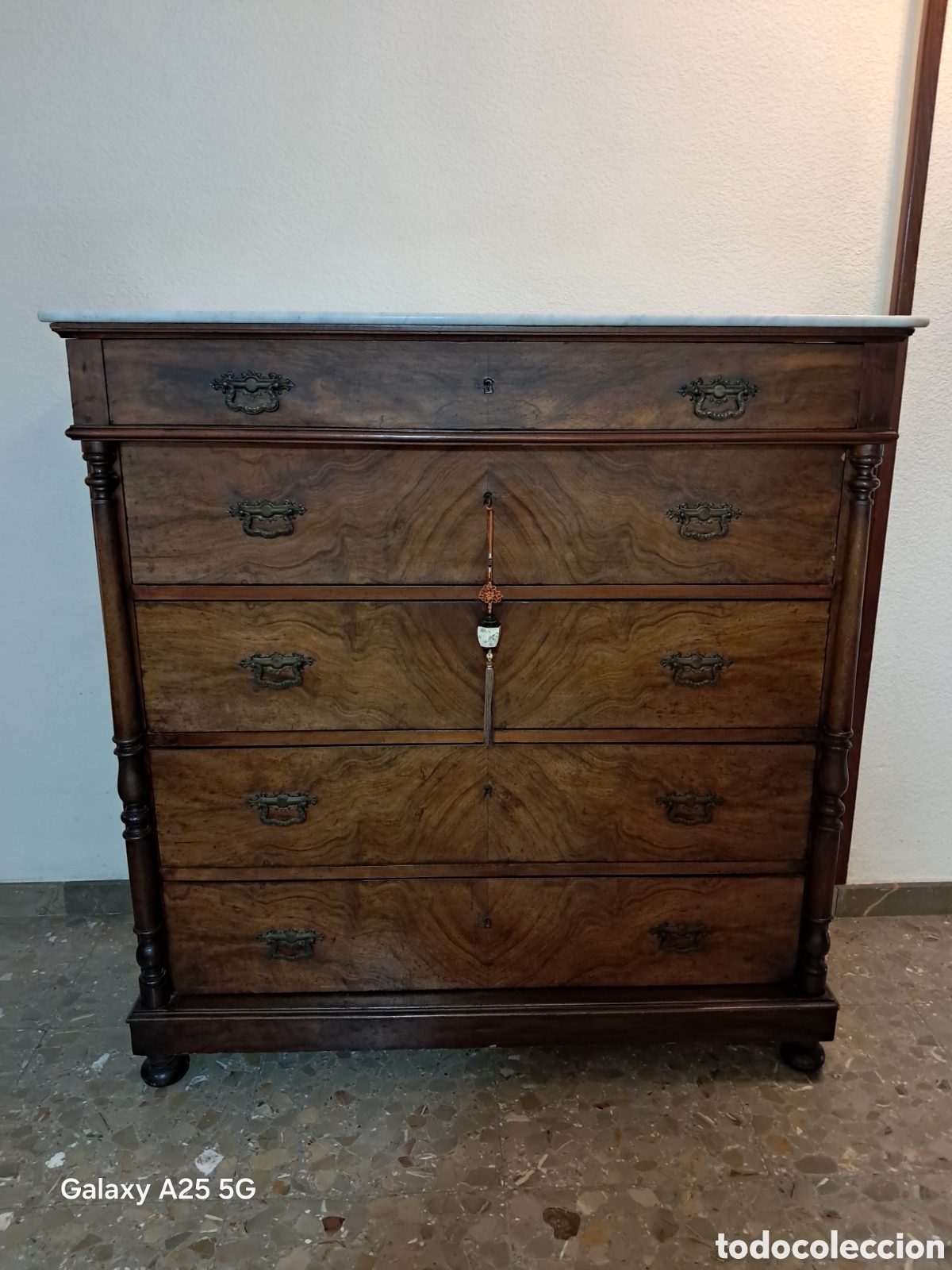 Antiquit&eacute;s: C&oacute;moda antigua madera maciza y encinera se marmol