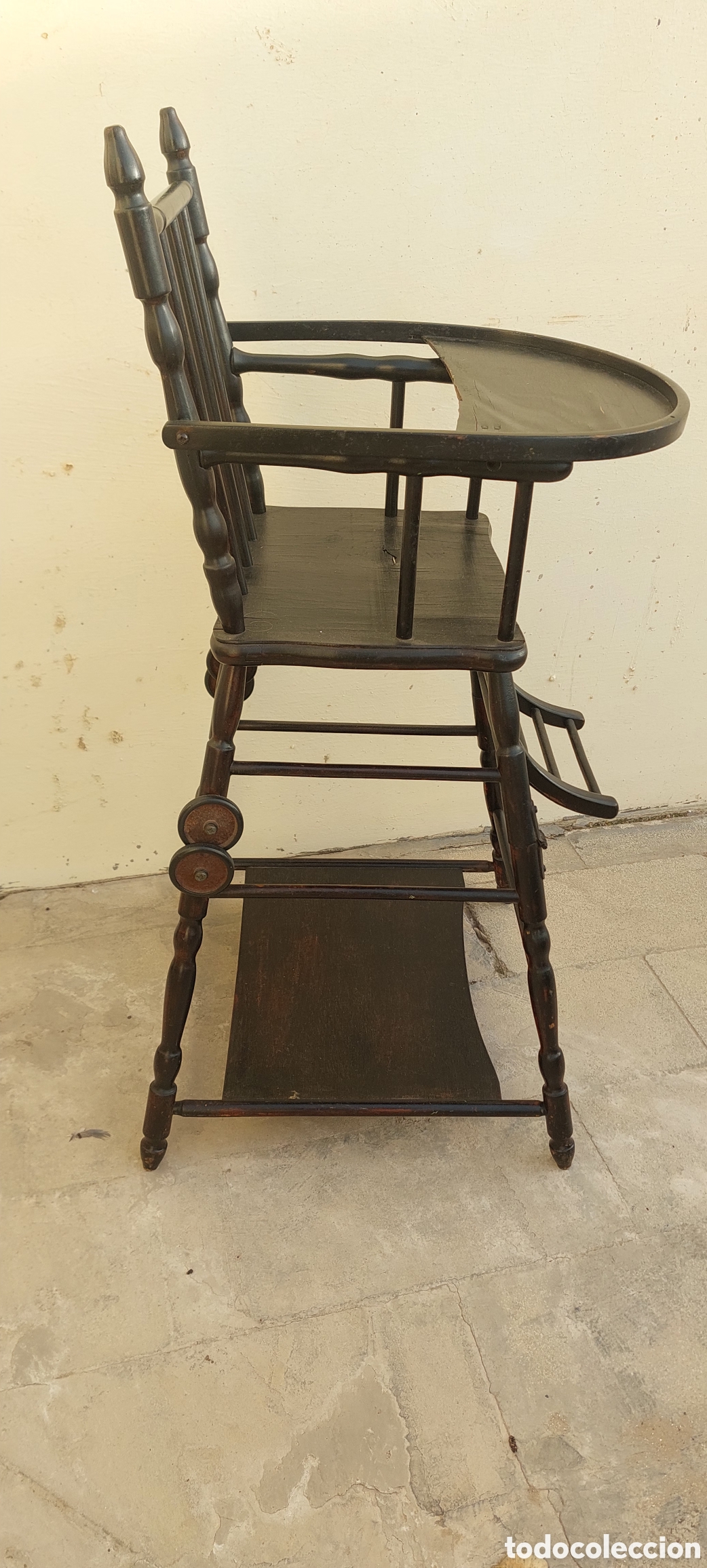 Antig&uuml;edades: Antigua trona de madera - Foto 2