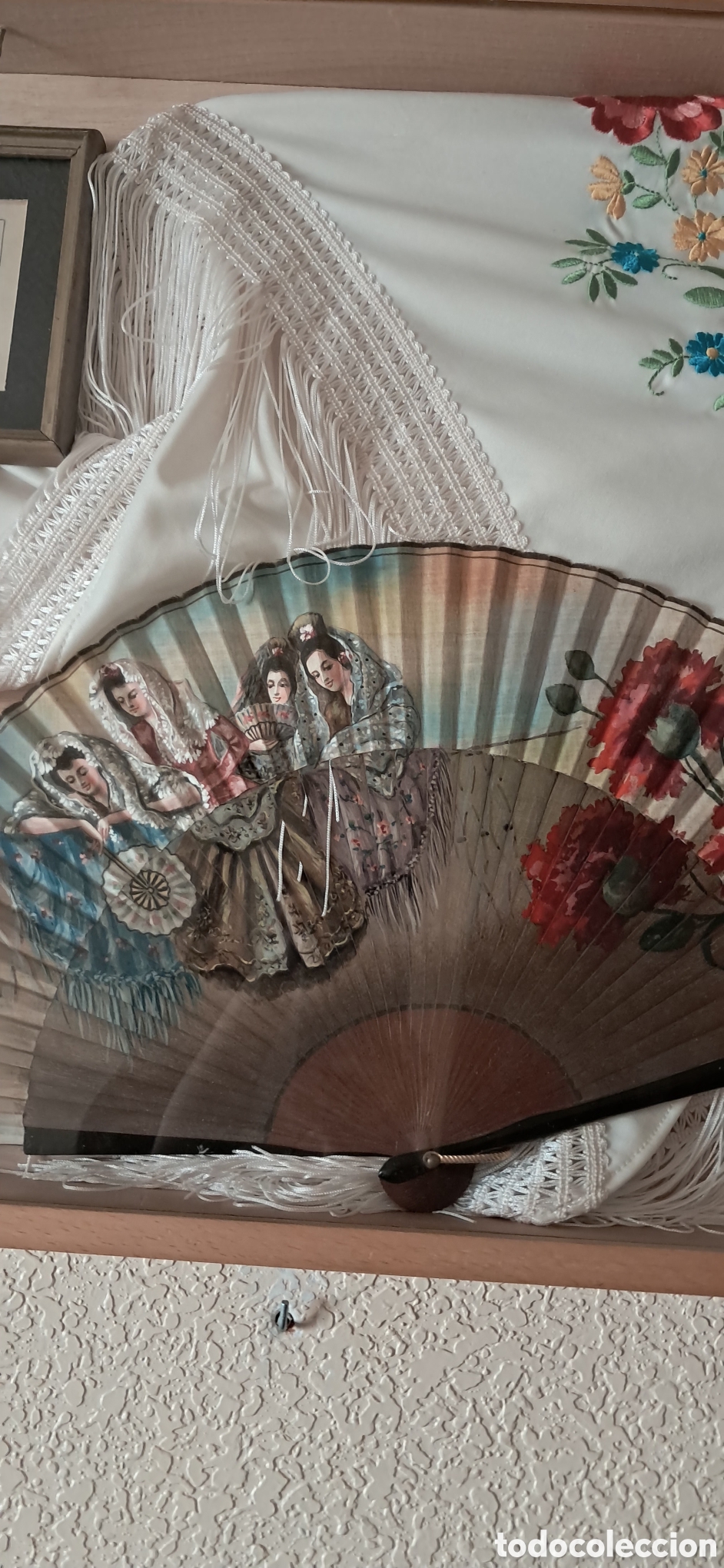 Antig&uuml;edades: Vitrina expositor con objetos folcl&oacute;ricos espa&ntilde;oles. - Foto 7