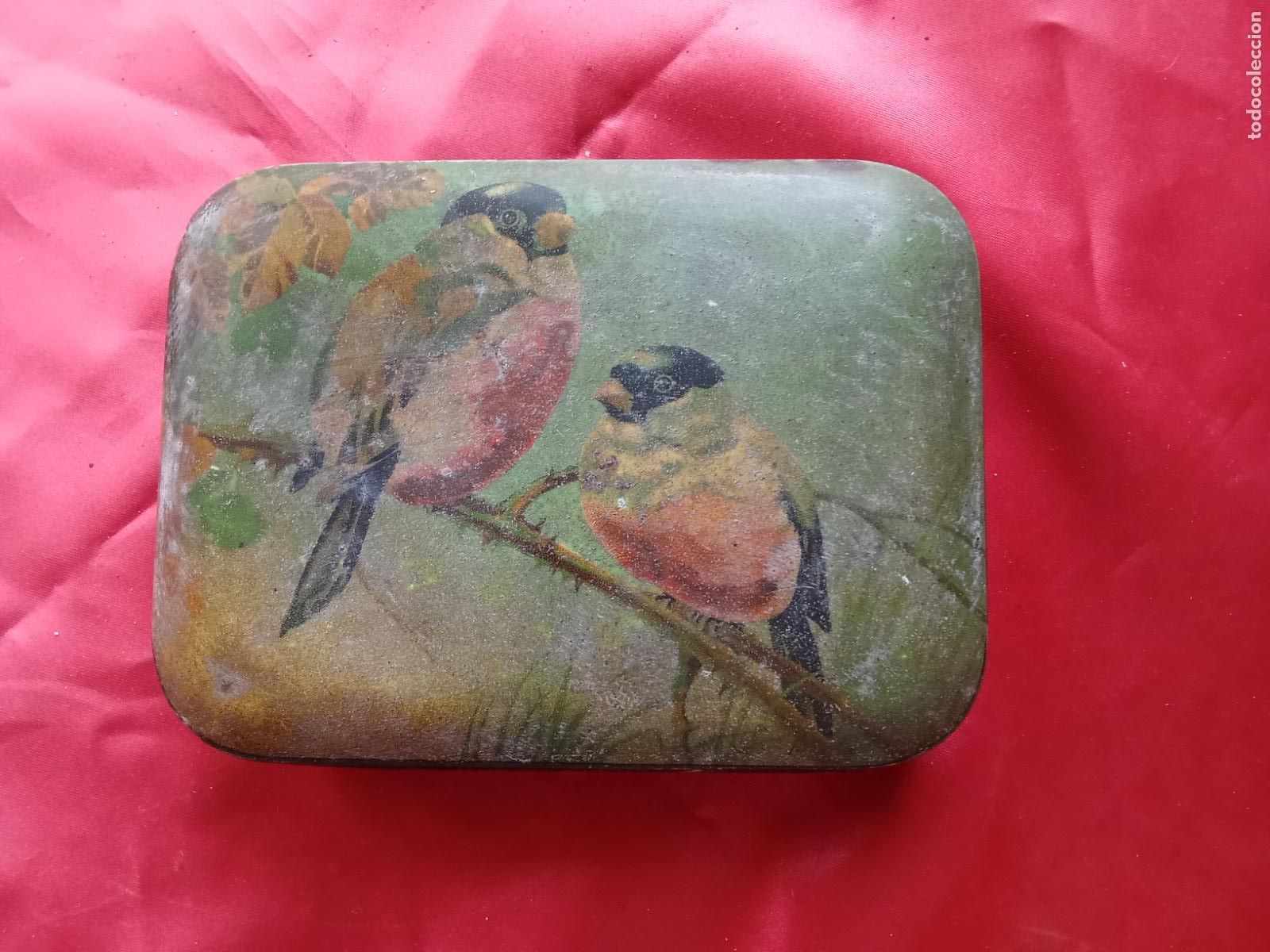 Antig&uuml;edades: Bonita y antigua caja de caramelos con p&aacute;jaros &rdquo;blue bird&rdquo; V.Negra
