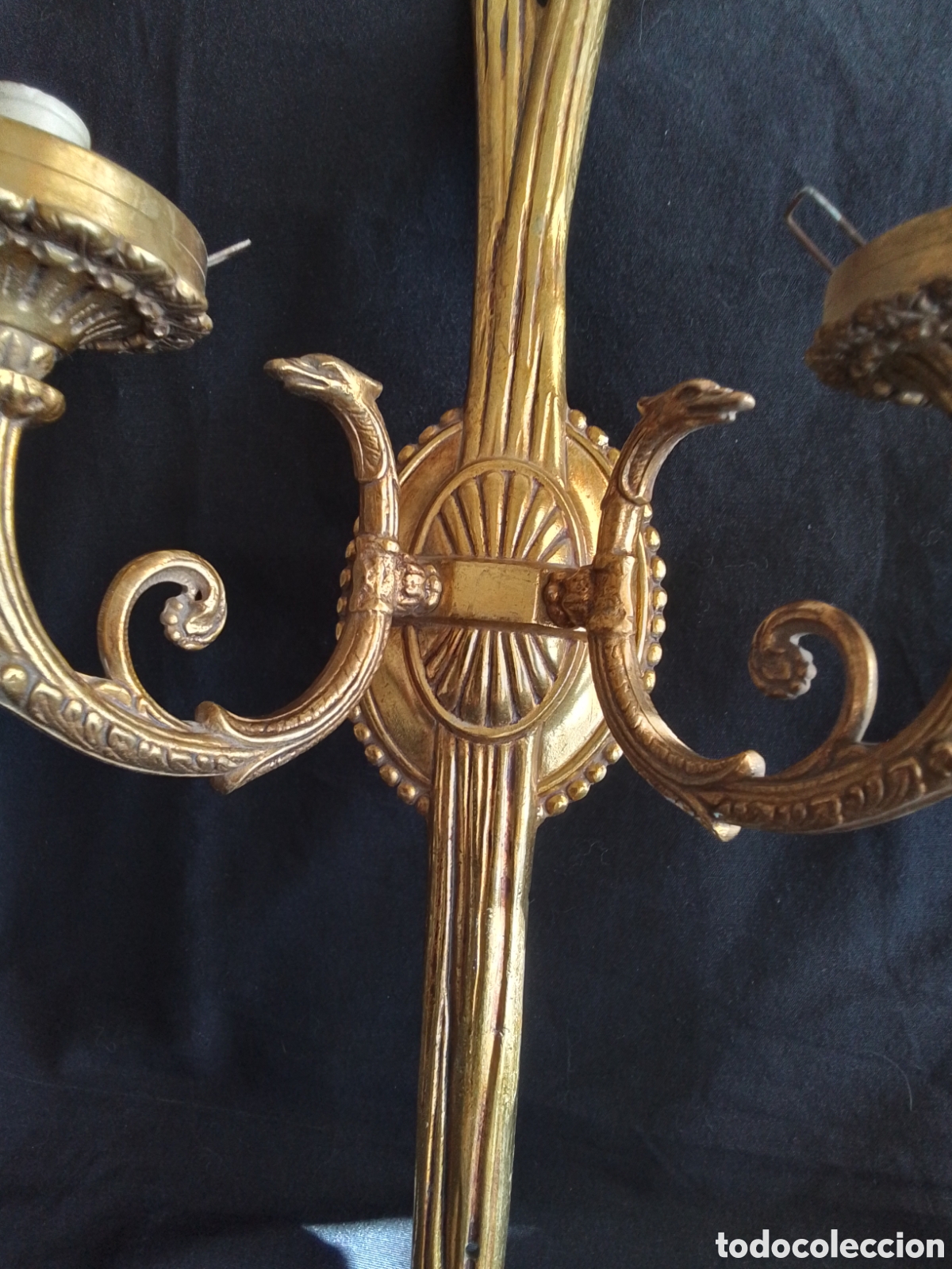 Antig&uuml;edades: Candelabros de bronce macizo antiguos - Foto 2