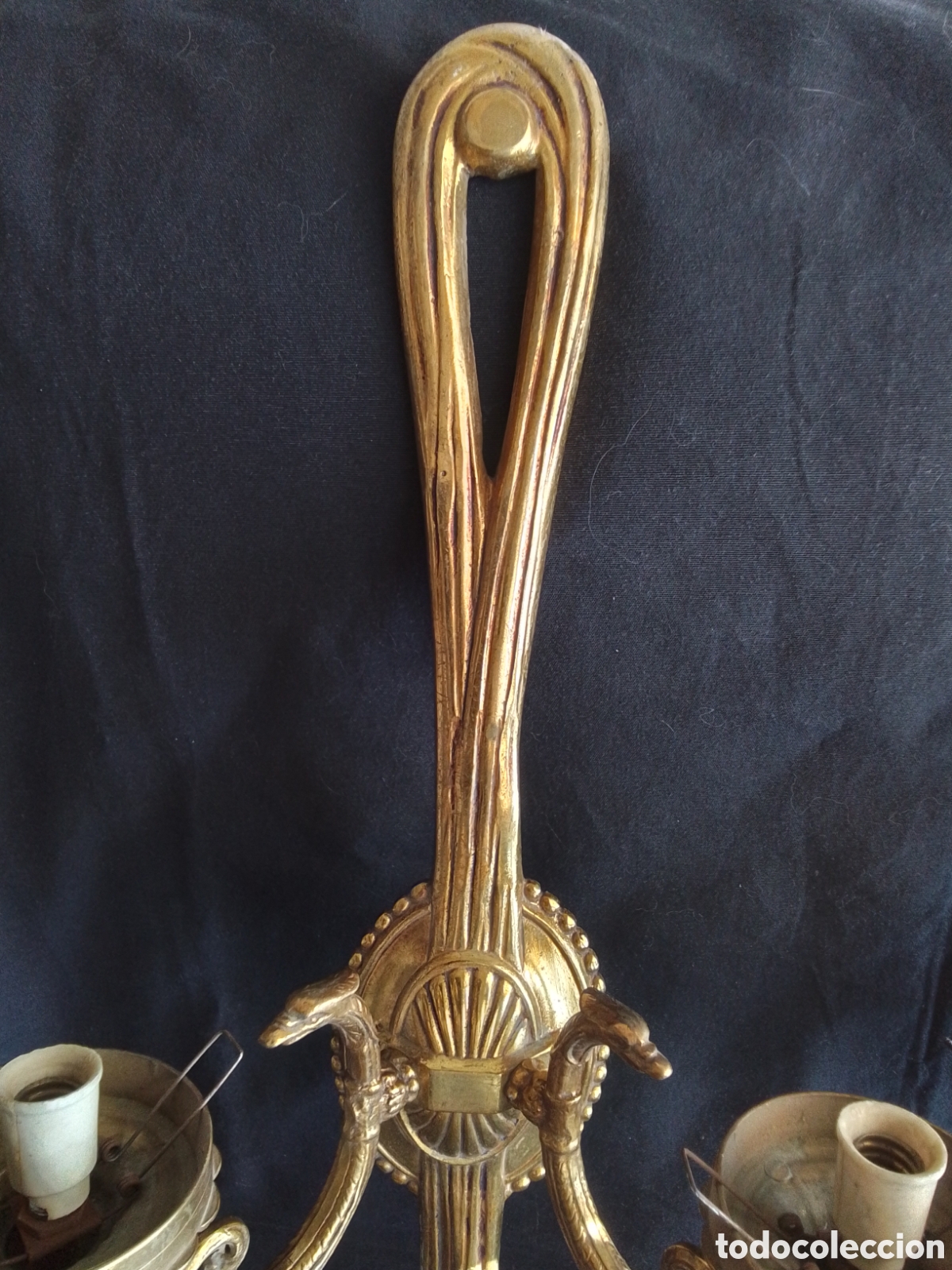 Antig&uuml;edades: Candelabros de bronce macizo antiguos - Foto 3