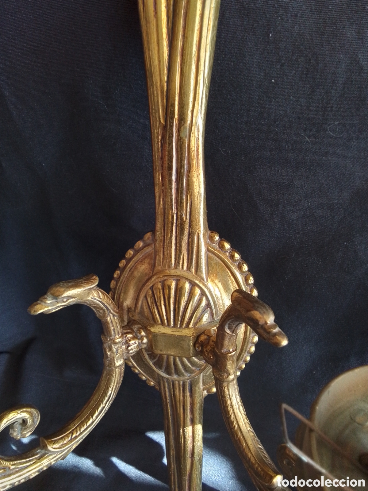 Antig&uuml;edades: Candelabros de bronce macizo antiguos - Foto 5