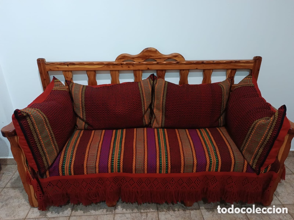 Antig&uuml;edades: Lote de mobiliario antiguo