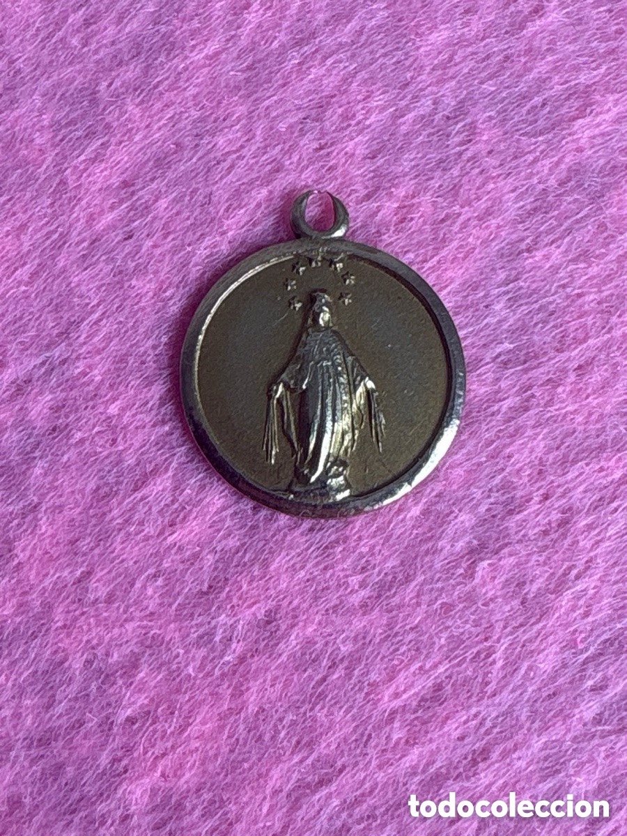 Oggetti Antichi: Medalla virgen de oro de 14k con contraste