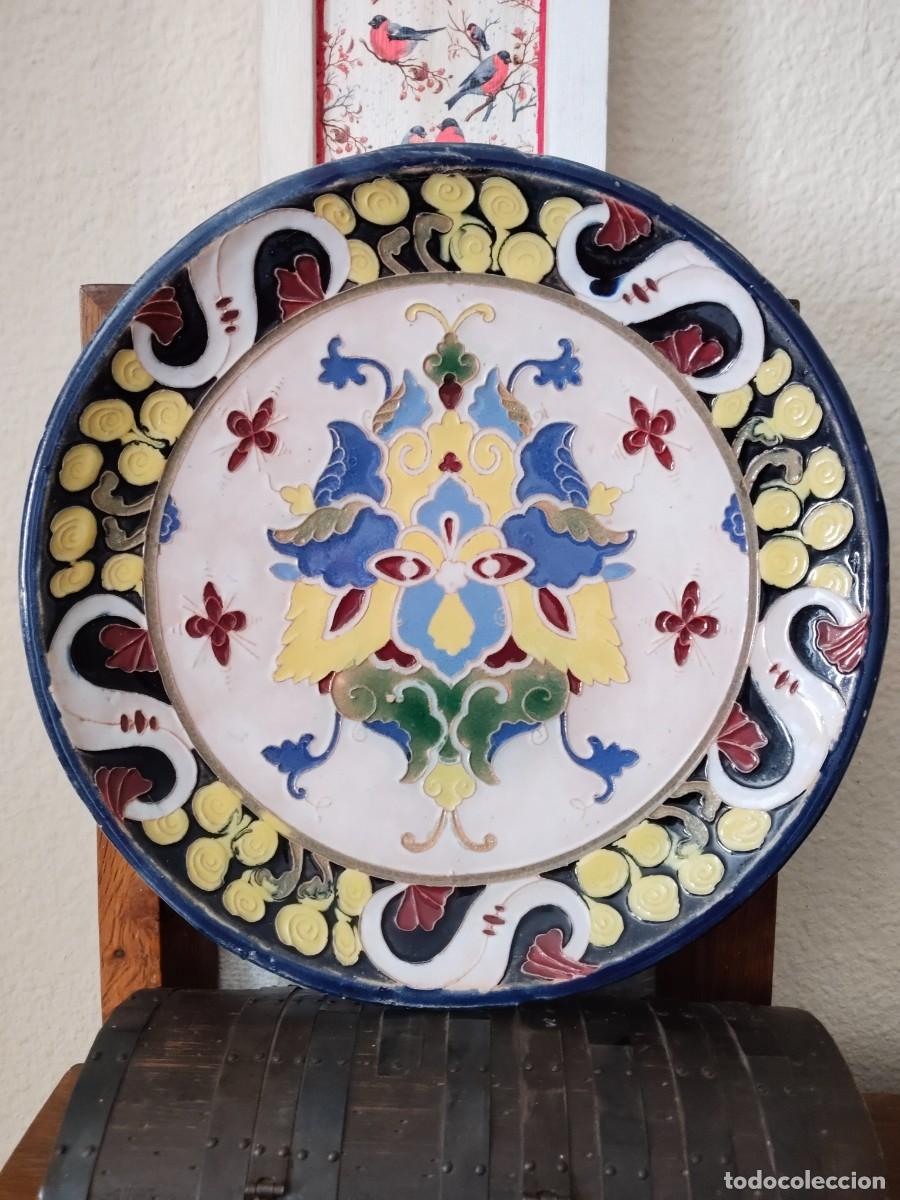 Antiquit&eacute;s: Antiguo plato. 32,5 cm de di&aacute;metro. Manises?