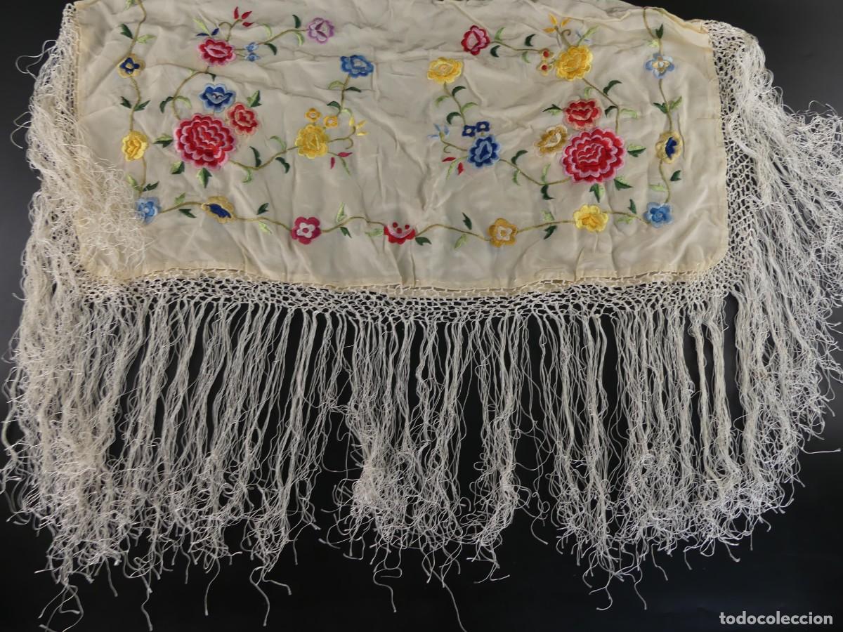 Antiques: MANTON ESPA&Ntilde;OL FLORES DE COLORES CON FLECOS