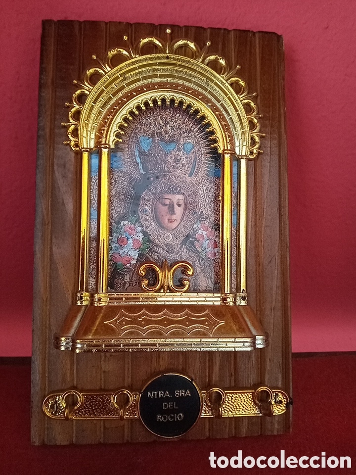 Antig&uuml;edades: ADORNO DE PARED DE LA VIRGEN DEL ROC&Iacute;O. TIENE PARA COLGAR 4 LLAVES.