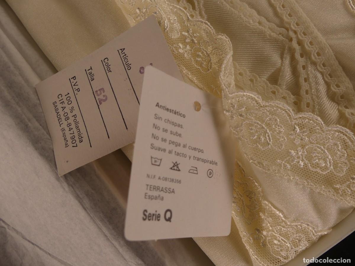 Antig&uuml;edades: CAMISON BLANCO TALLA 52 CON CAJA - Foto 4