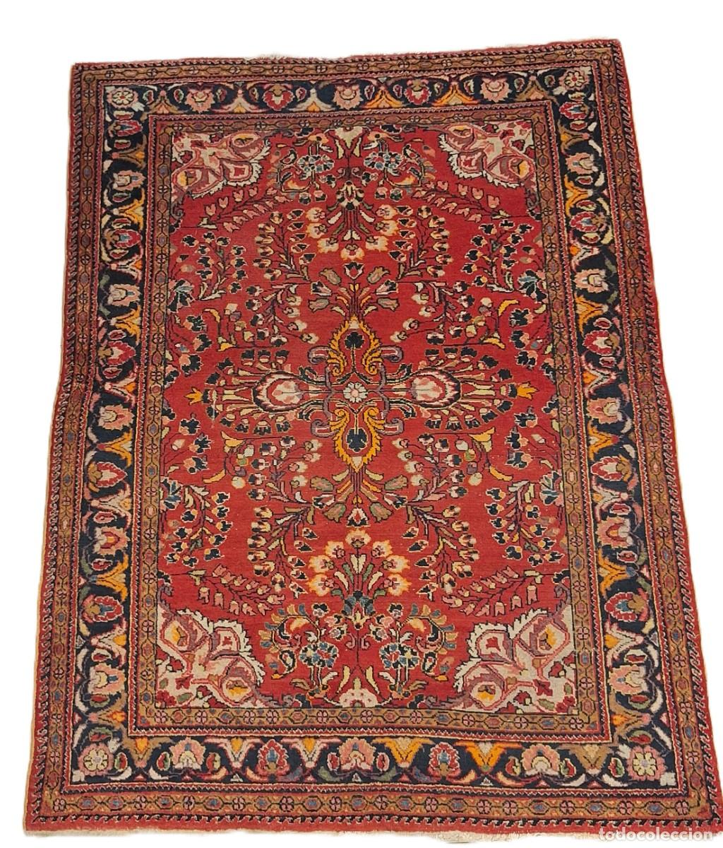 Antig&uuml;edades: Alfombra oriental. Anudada a mano. Siglo XIX-XX. 210 x 158 cm.