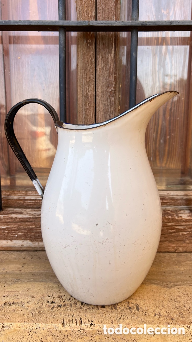 Antig&uuml;edades: ANTIGUA JARRA BLANCA HIERRO ESMALTADO CON ASA 28 CM