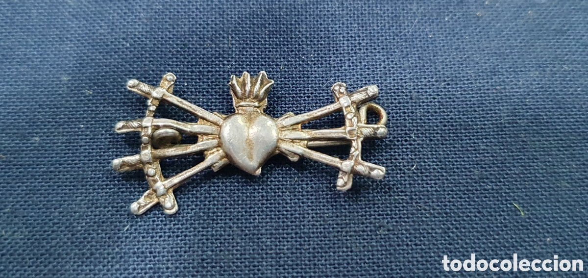Antiquit&eacute;s: Aguja para dolorosa. Coraz&oacute;n con 7 pu&ntilde;ales. Plata de ley. (L134)