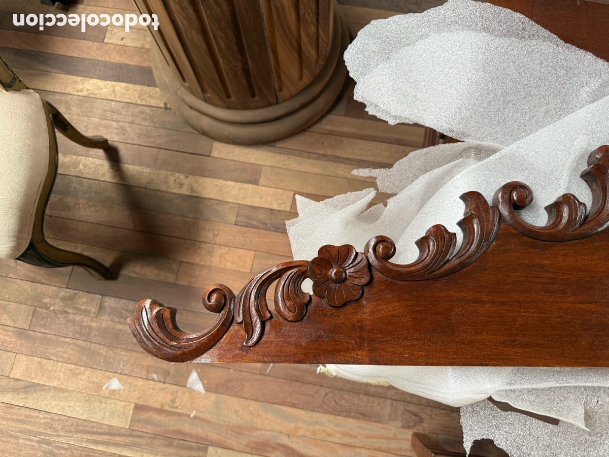 Antig&uuml;edades: Copete decorativo en caoba - Foto 3