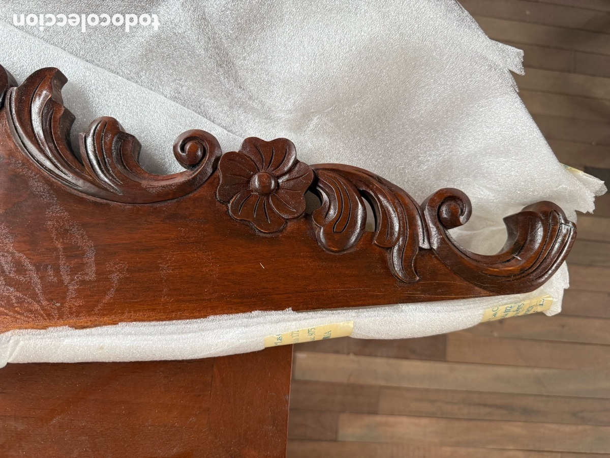 Antig&uuml;edades: Copete decorativo en caoba - Foto 4