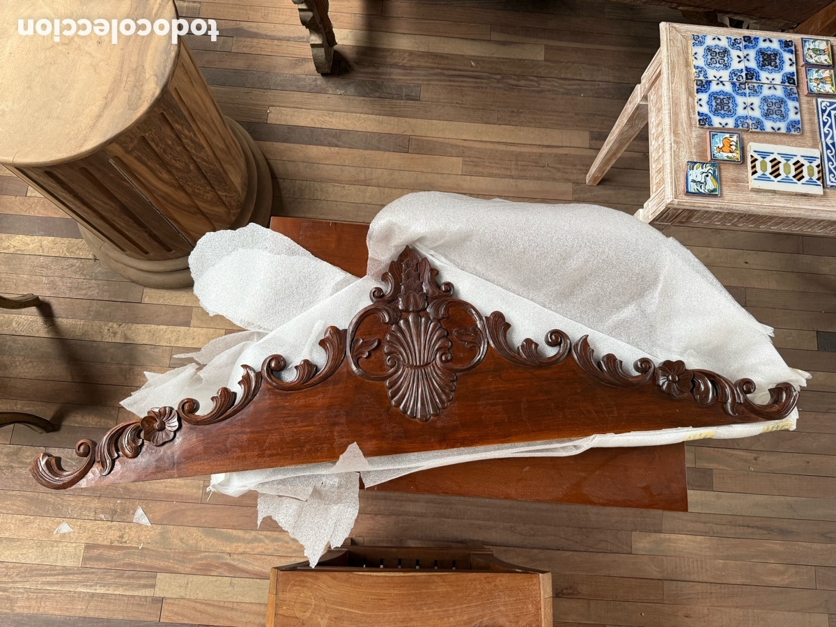 Antig&uuml;edades: Copete decorativo en caoba - Foto 5
