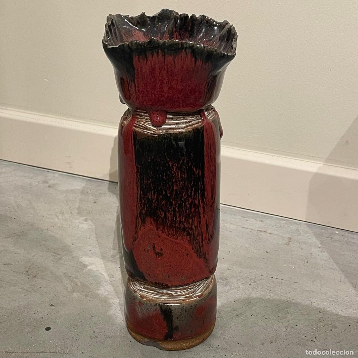Antiques: Jarr&oacute;n cer&aacute;mico de tipo &rdquo;fat lava&rdquo; en tonos rojo, blanco y negro, firmado en la base
