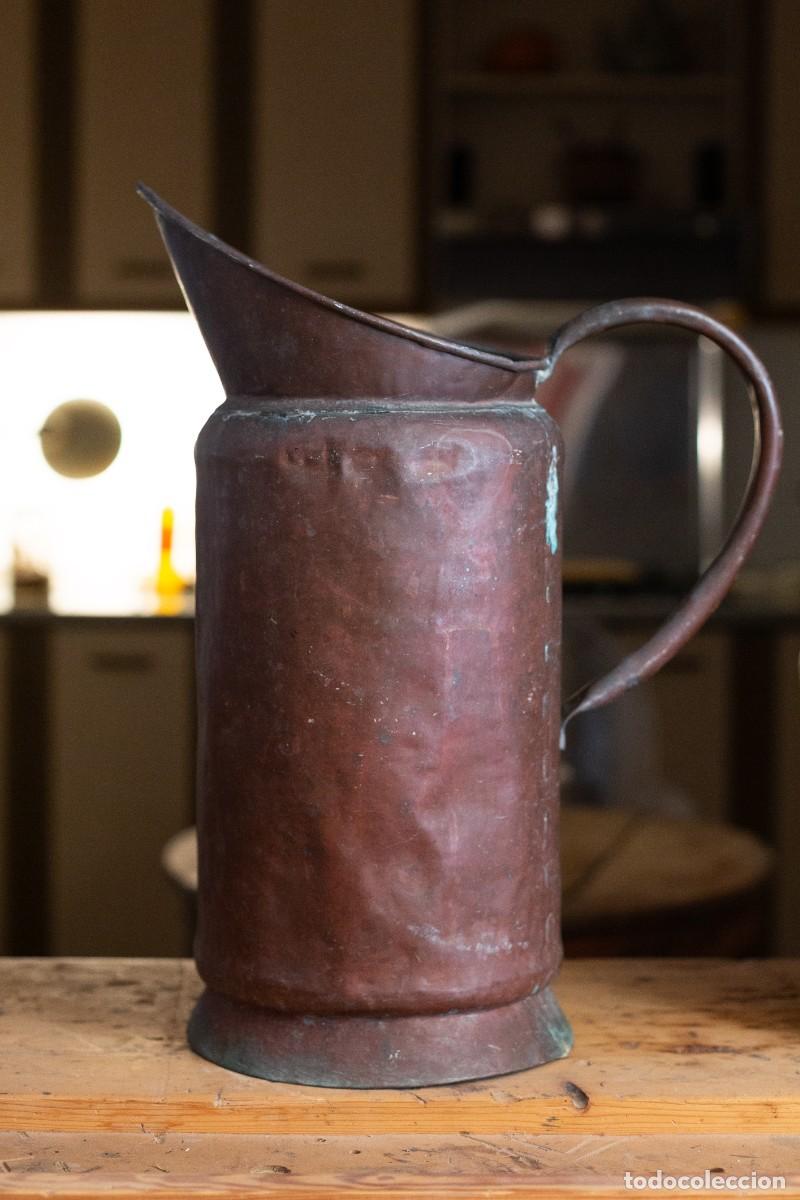 Antig&uuml;edades: Jarra grande artesanal de cobre s.XIX