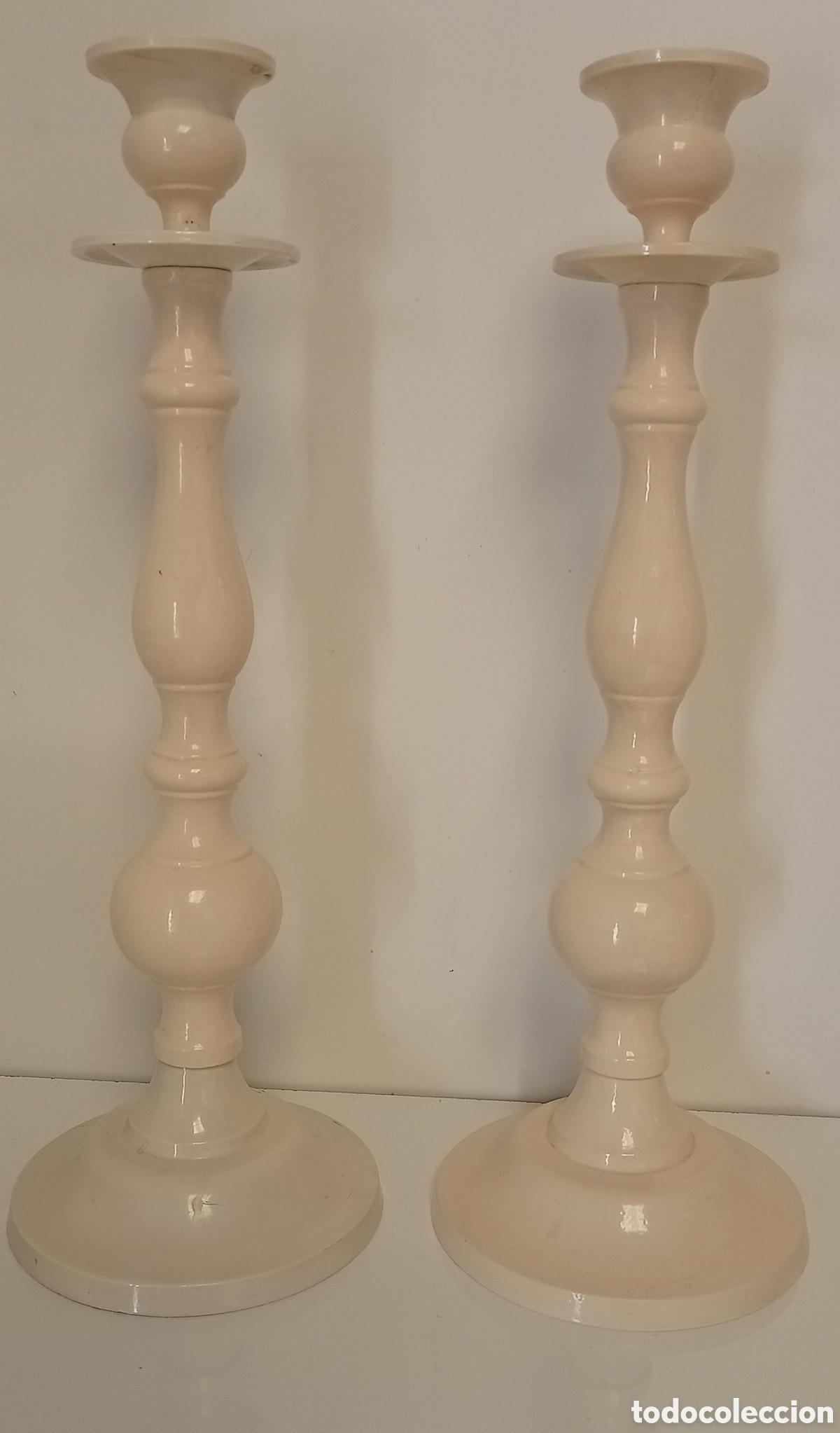Antig&uuml;edades: CANDELABRO DECORATIVO CLASICO COLOR CREMA