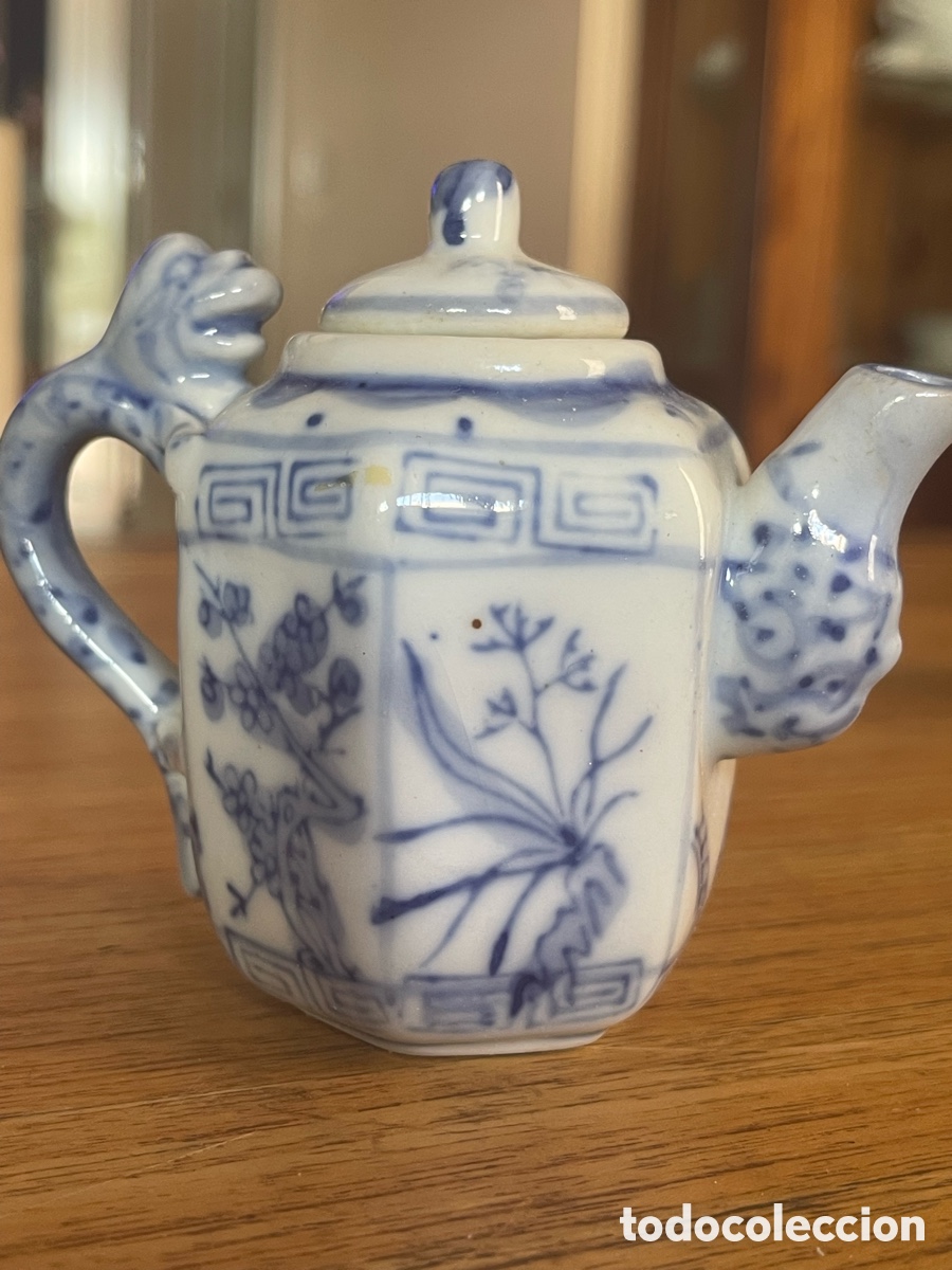 Antiques: Tetera china de porcelana azul