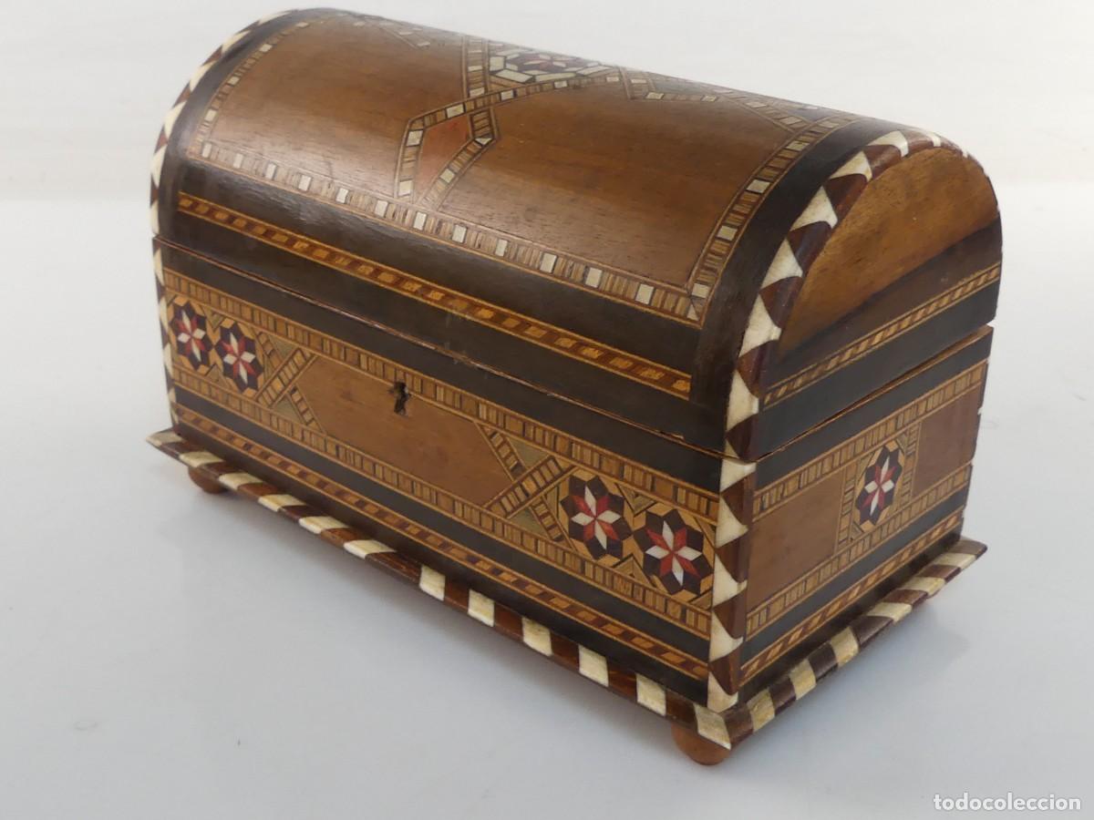 Antig&uuml;edades: CAJA DE MADERA ESTILO GRANADINO