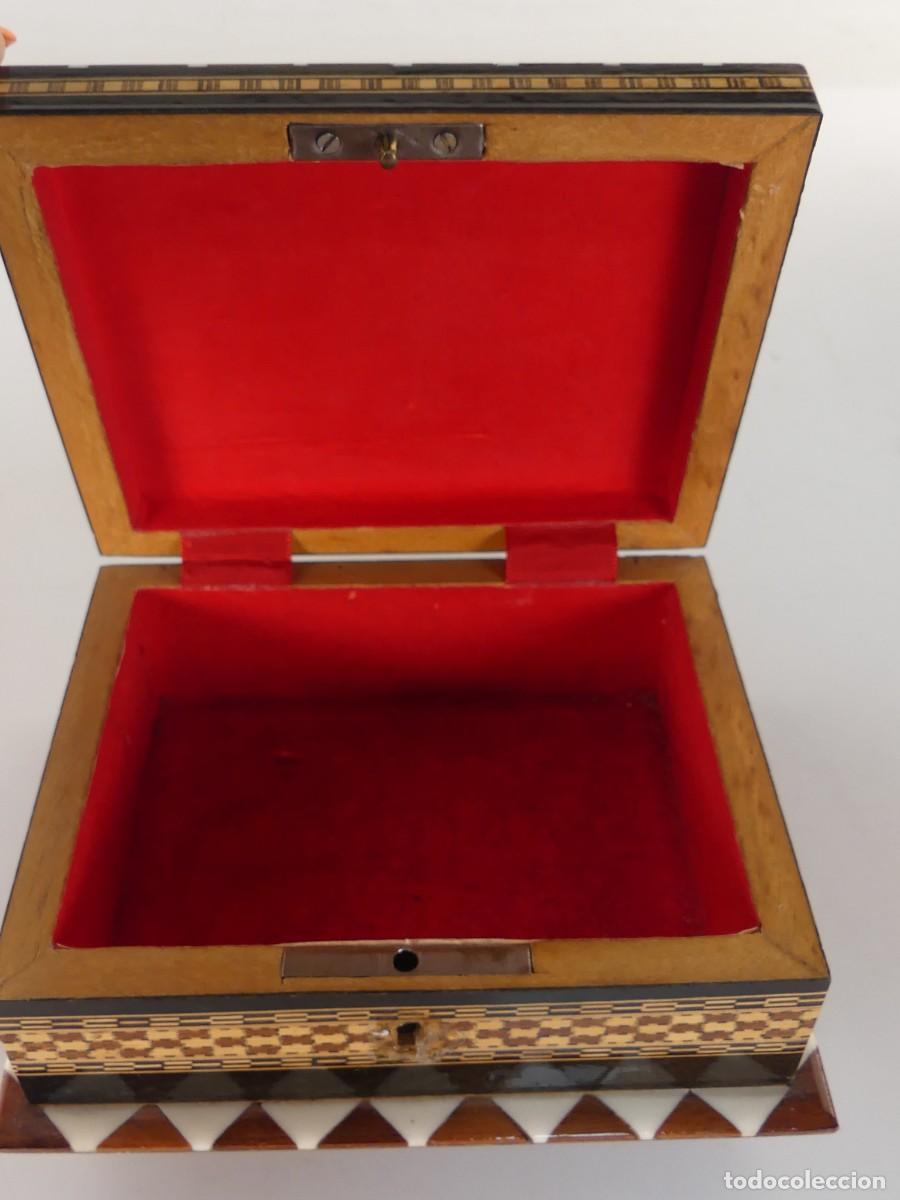 Antig&uuml;edades: CAJA DE MADERA ESTILO GRANADINO - Foto 6