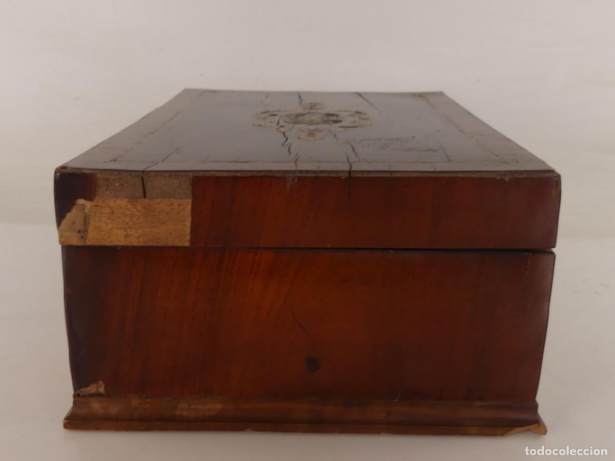 Antig&uuml;edades: ANTIGUA CAJA DE MADERA - Foto 12