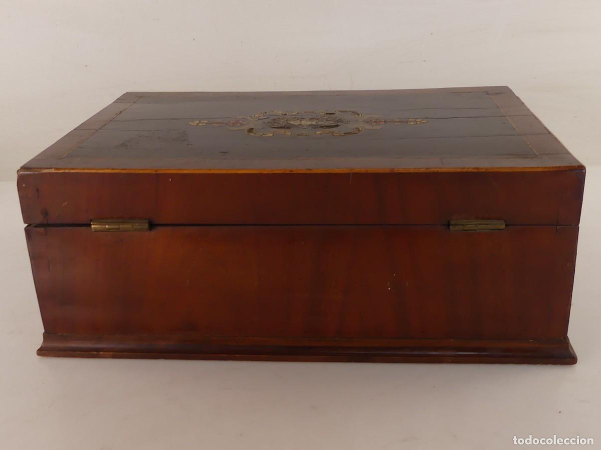 Antig&uuml;edades: ANTIGUA CAJA DE MADERA - Foto 13