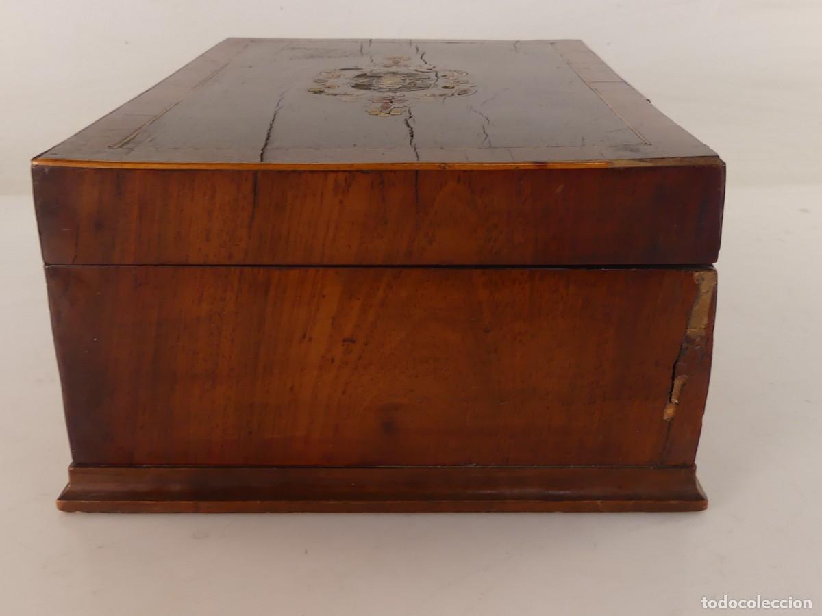 Antig&uuml;edades: ANTIGUA CAJA DE MADERA - Foto 14