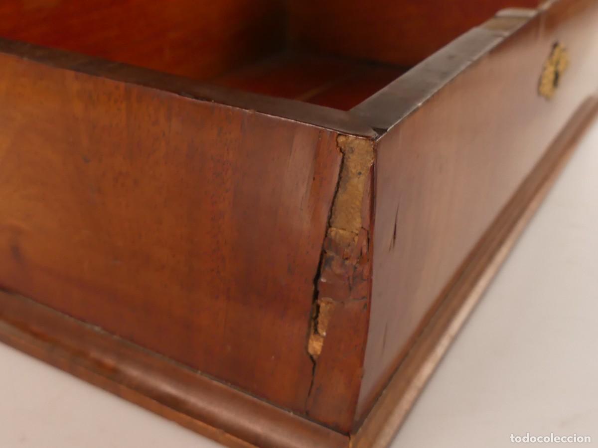 Antig&uuml;edades: ANTIGUA CAJA DE MADERA - Foto 15