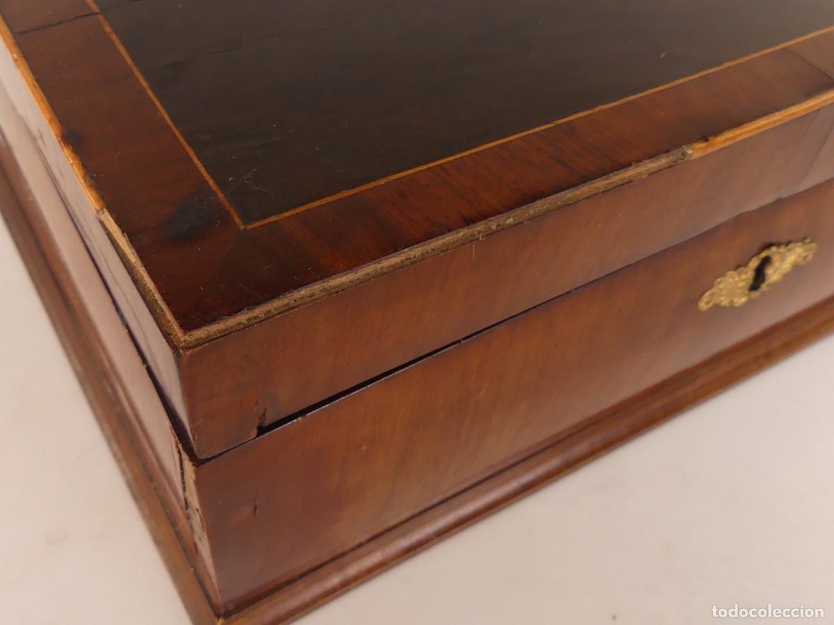 Antig&uuml;edades: ANTIGUA CAJA DE MADERA - Foto 20