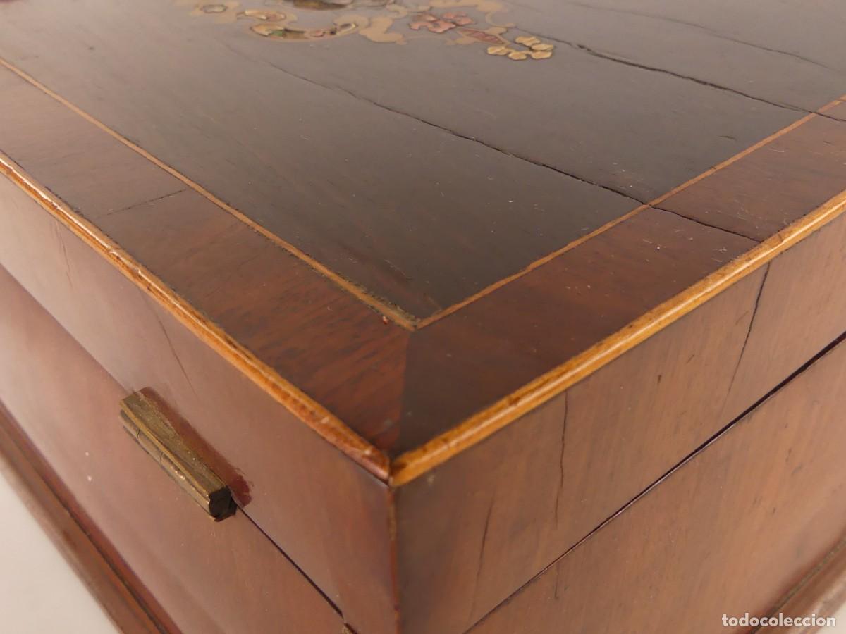 Antig&uuml;edades: ANTIGUA CAJA DE MADERA - Foto 24