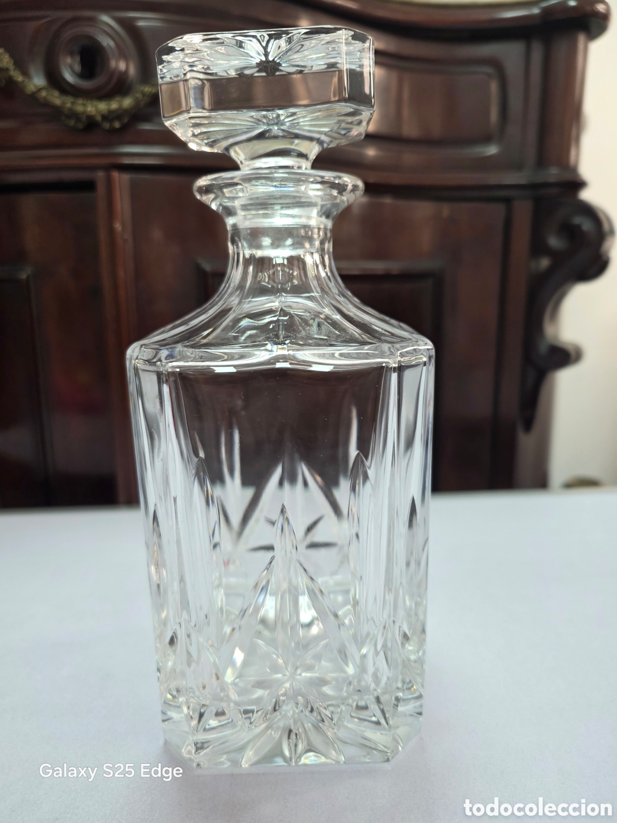 Antig&uuml;edades: Botell&oacute;n de cristal tallado