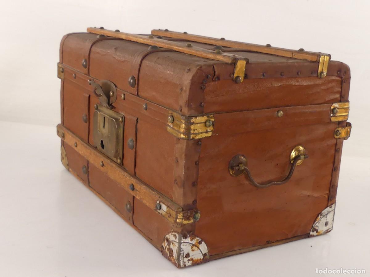 Antig&uuml;edades: ANTIGUA CAJA O FORMA DE BAUL - Foto 4