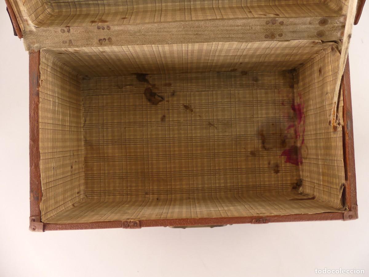 Antig&uuml;edades: ANTIGUA CAJA O FORMA DE BAUL - Foto 8