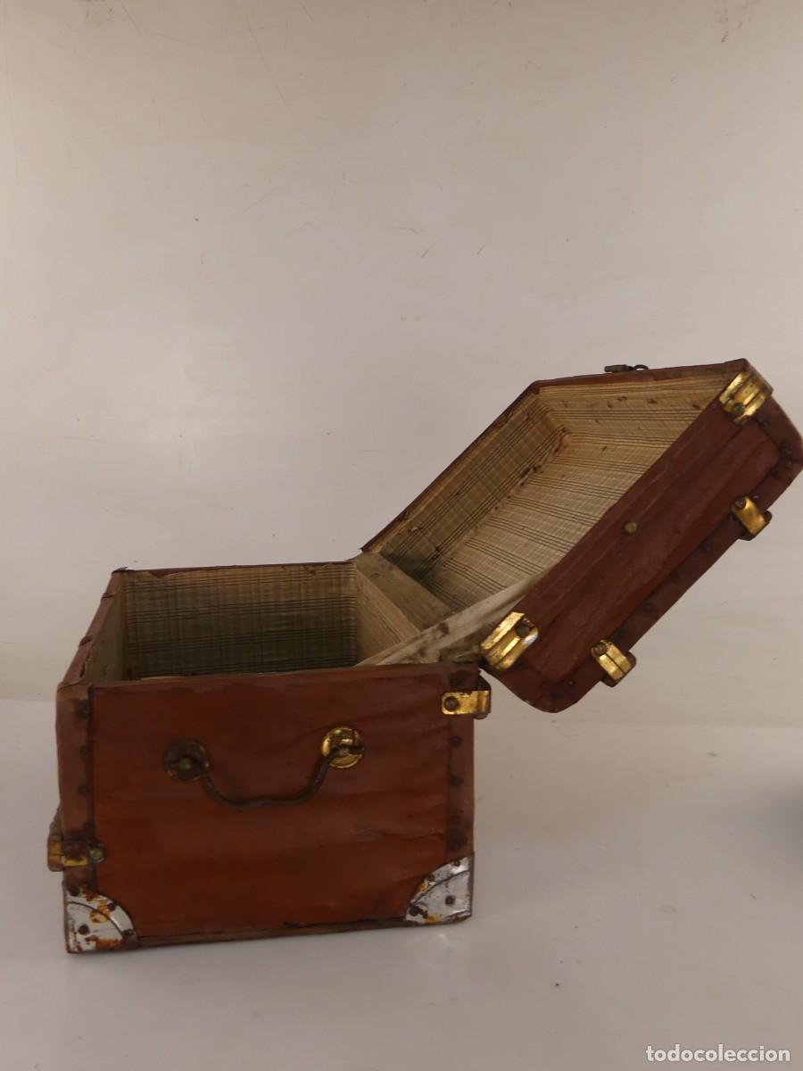 Antig&uuml;edades: ANTIGUA CAJA O FORMA DE BAUL - Foto 10