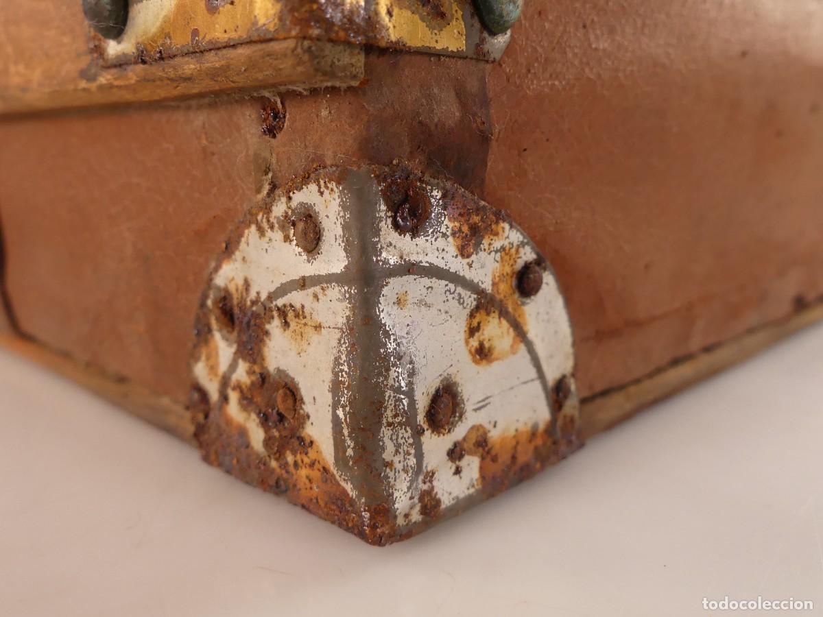 Antig&uuml;edades: ANTIGUA CAJA O FORMA DE BAUL - Foto 16