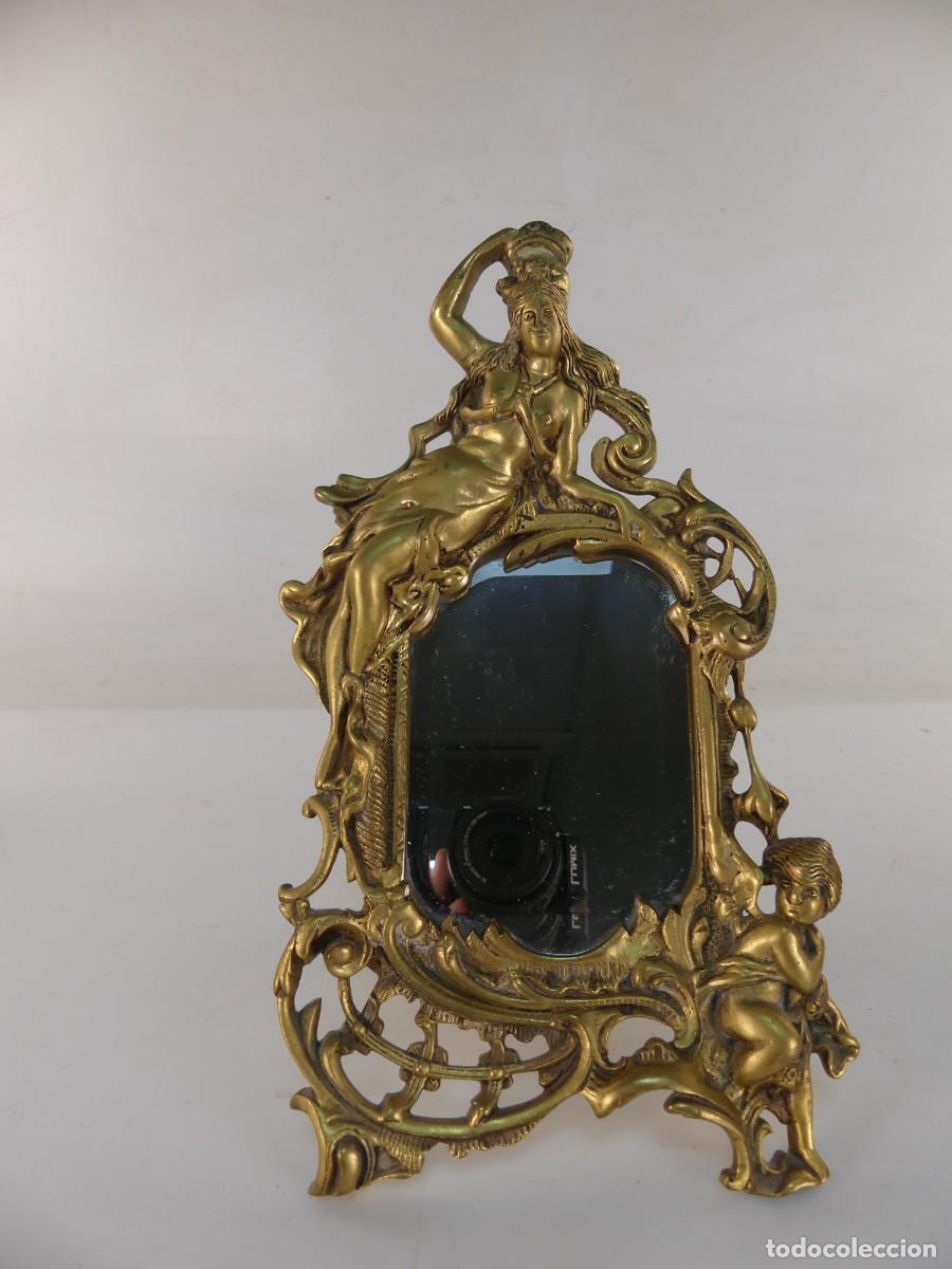 Oggetti Antichi: BONITO ESPEJO DE SOBREMESA DE BRONCE O LATON