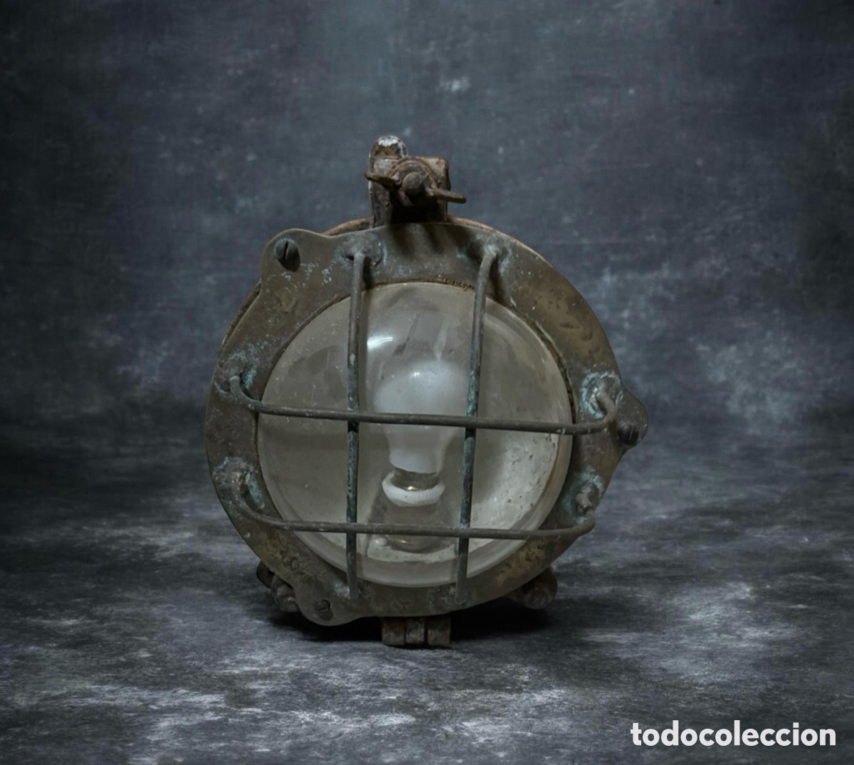 Antig&uuml;edades: Antigua l&aacute;mpara ojo de buey