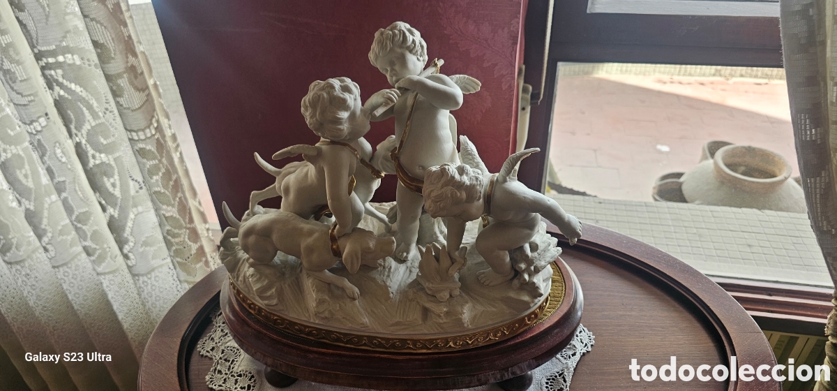 Antig&uuml;edades: Grupo escultorico de &aacute;ngeles porcelana. Salvador Mayol